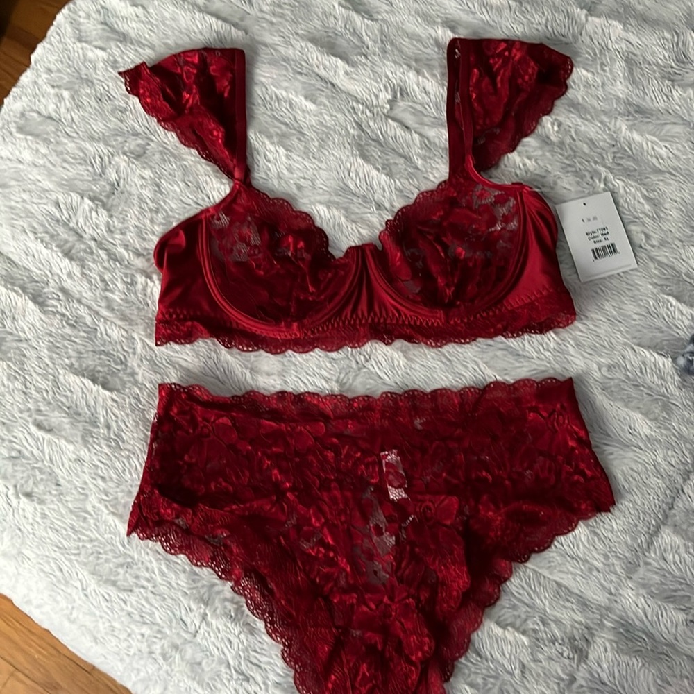 Dark red 2 piece. High waisted panty with peekaboo cut out in back
